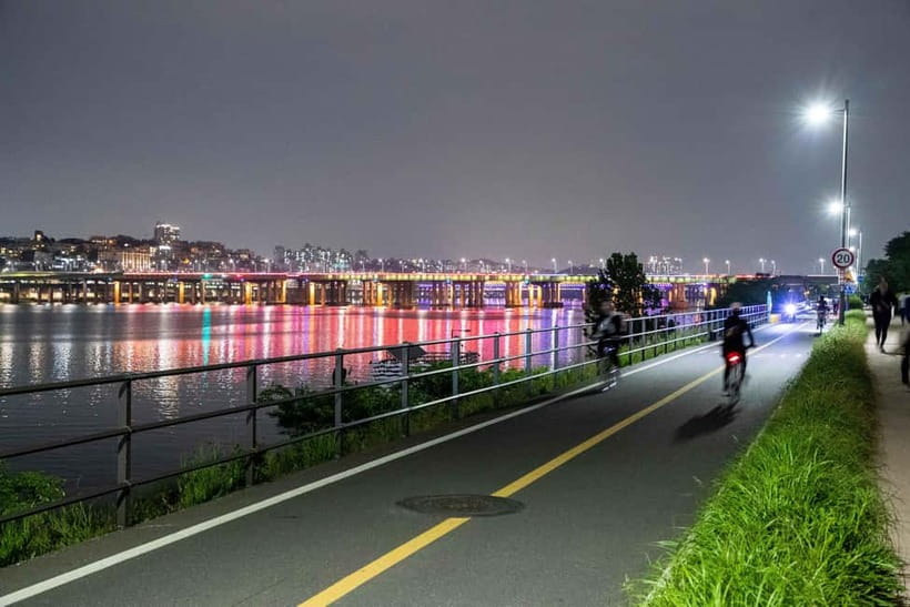 Seoul: Han River Sunset Bike Tour with Rainbow Fountain Show - Price check: what $47 includes and why it’s fairly priced