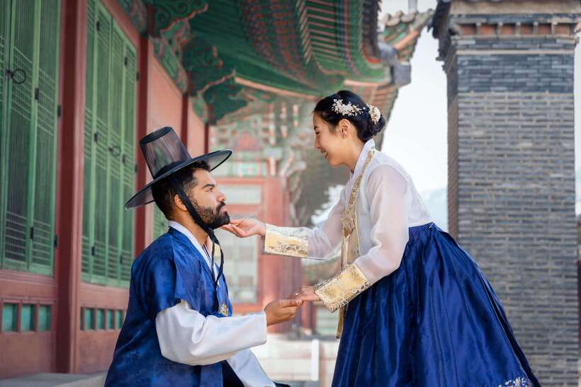 Seoul: Hanbok Photo Tour at Gyeongbokgung Palace - Fitting and hair styling: what you’re really paying for
