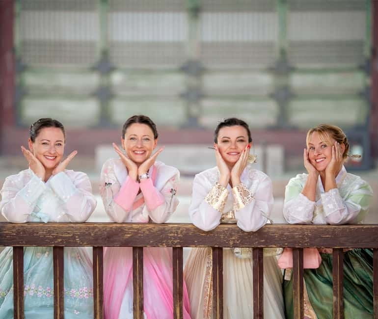 Seoul: Hanbok Photo Tour at Gyeongbokgung Palace - Inside the palace photo shoot: the flow and the posing help