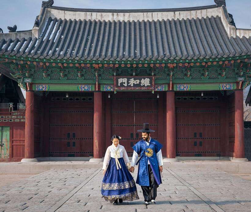 Seoul: Hanbok Rental with Gyeongbokgung Palace Entry - Bukchon Hanok Village: the easy side trip that matches your outfit