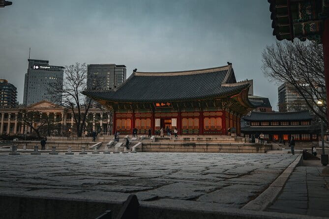 Seoul History Walking Tour - Admiral Yi Sun-sin and King Sejong: two statues, two anchors