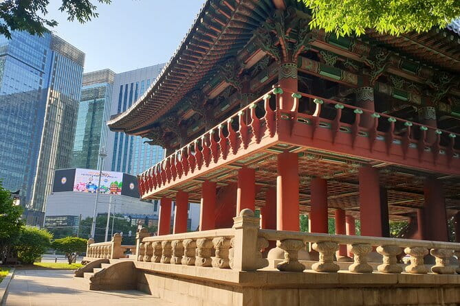 Seoul History Walking Tour - Gwanghwamun Square and the Embassy of Japan protest thread