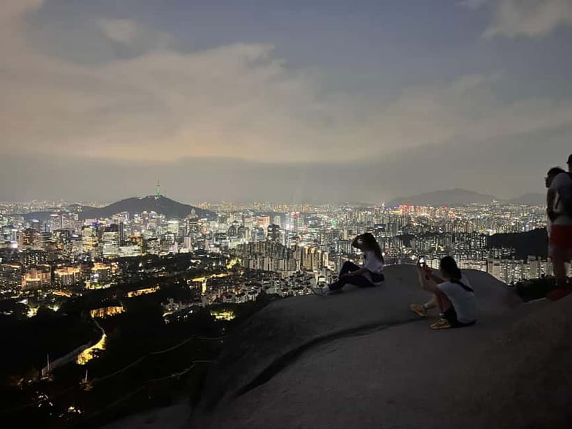 Seoul: Inwangsan Sunset Hike with Guide - Meeting point at Gyeongbokgung Station, and how the timing really works