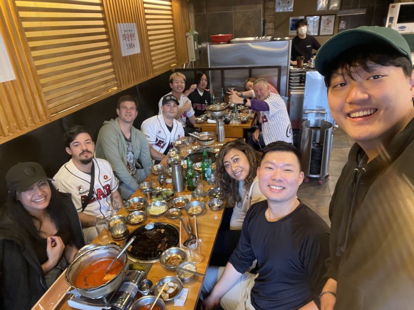 Seoul: Jamsil Baseball Stadium Game Ticket with Dinner& Beer - Meeting at Sports Complex: exit 8 vs exit 1