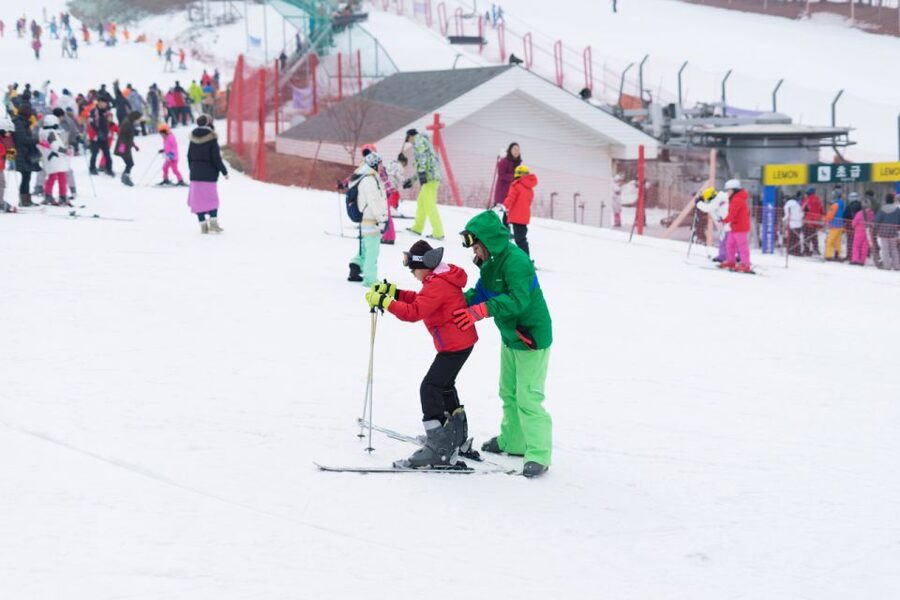 Seoul: Jisan Forest Winter Ski Day Tour with Basic Lesson - Getting gear and clothing handled before you learn