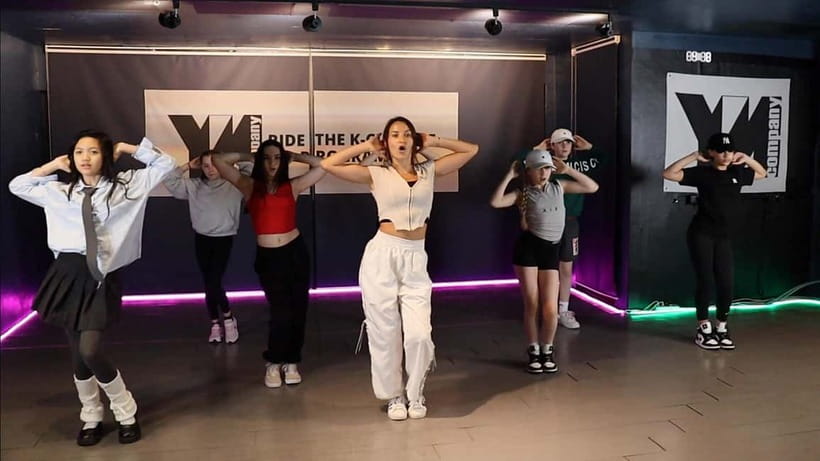Seoul: Kpop Dance Class Including Video Shooting & Editing - A tight 90-minute session: warm-up, rhythm, choreography, and filming