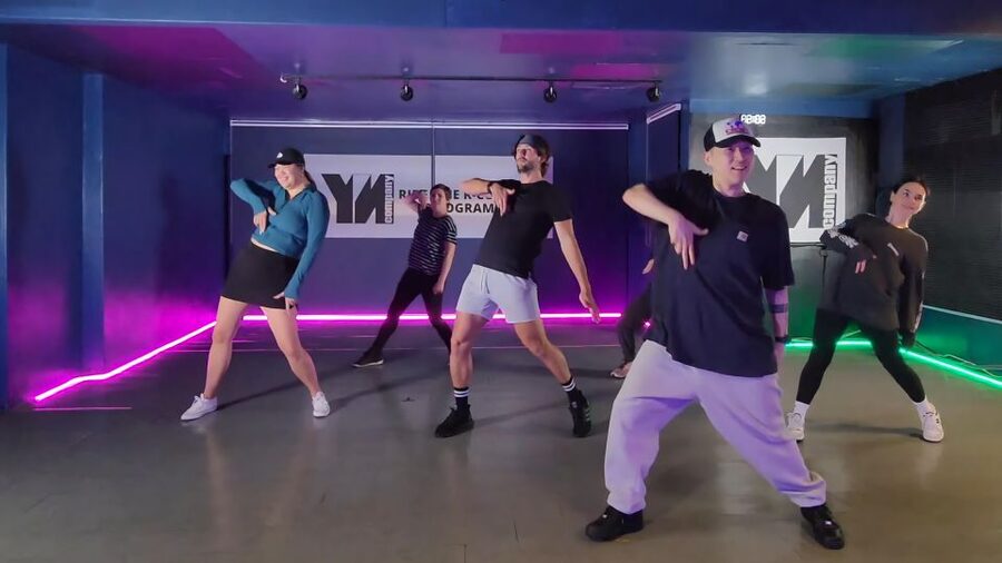 Seoul: Kpop Dance Class Including Video Shooting & Editing - Getting the choreography: beginner-friendly, but still real K-pop work