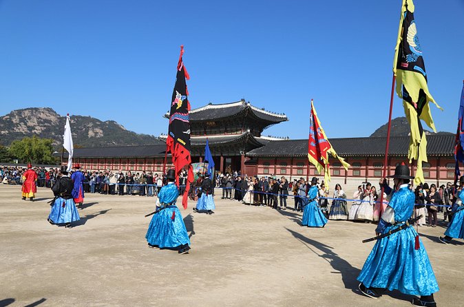 Seoul Layover Private Tour from Incheon Airport - Gyeongbokgung Palace: the royal start that sets the tone