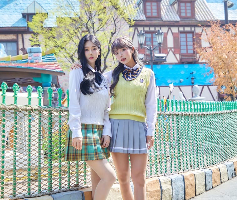 Seoul: Lotte World 1 Day Pass & Korean School Uniform Rental - Where the day can go sideways: meeting point and timing