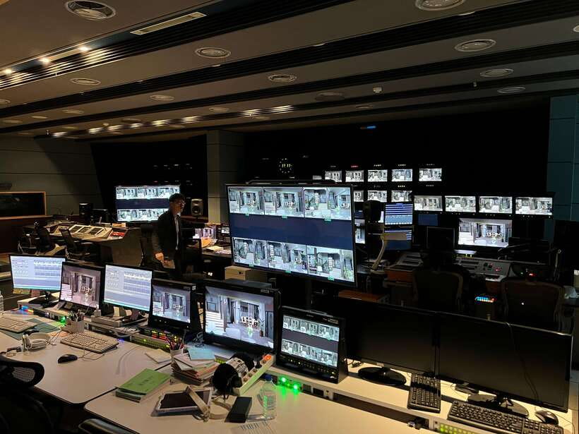Seoul: MBC Insider Live K-Drama Rehearsal & VIP Studio Tour - Guides, pacing, and the human side of the production day