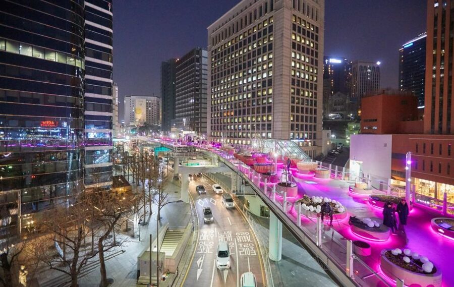 Seoul: Moonlight Rainbow Fountain Show Night Tour - Banpo Bridge Moonlight Rainbow Fountain: the main event and the seasonal reality