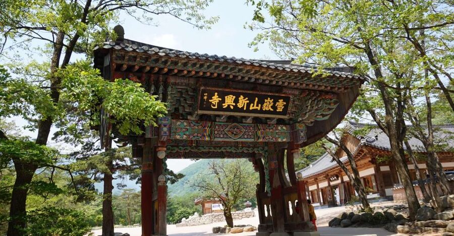 Seoul: Mt Seorak + Naksansa Temple or Nami Island Group Tour - Naksansa Temple: Sea Views, Stone Towers, and Black Bamboo