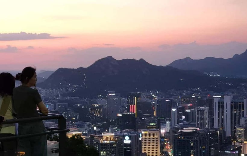 Seoul: Night Namsan Hiking with Hidden Gem Recommendations - Why a Namsan night hike is smart for your first Seoul evening