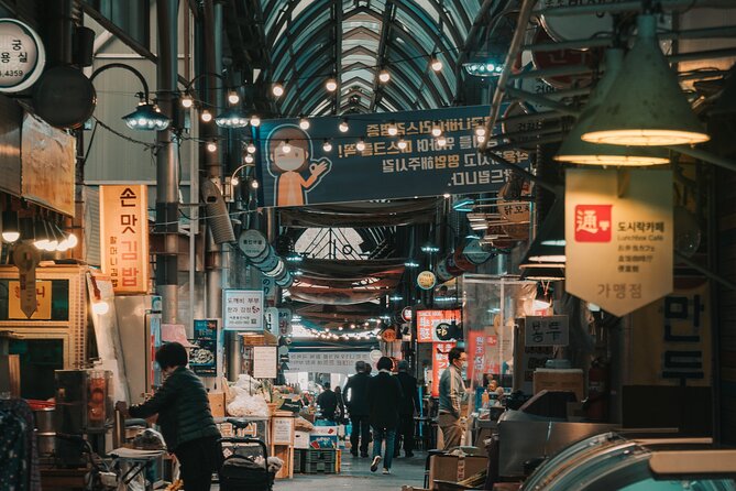 Seoul Night Palace & Market Food Tour with Vehicle - Jogyesa Temple lantern stop: short timing, clear Buddhism context