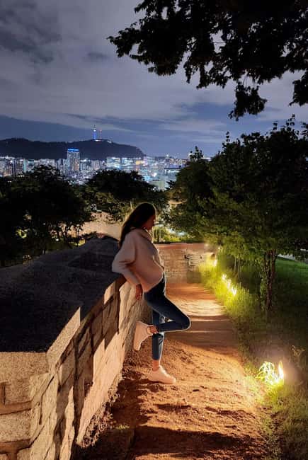 Seoul Night Tour: Naksan Park & Hidden Jems - Eungbongsan Mountain: The Panoramic Payoff Stop