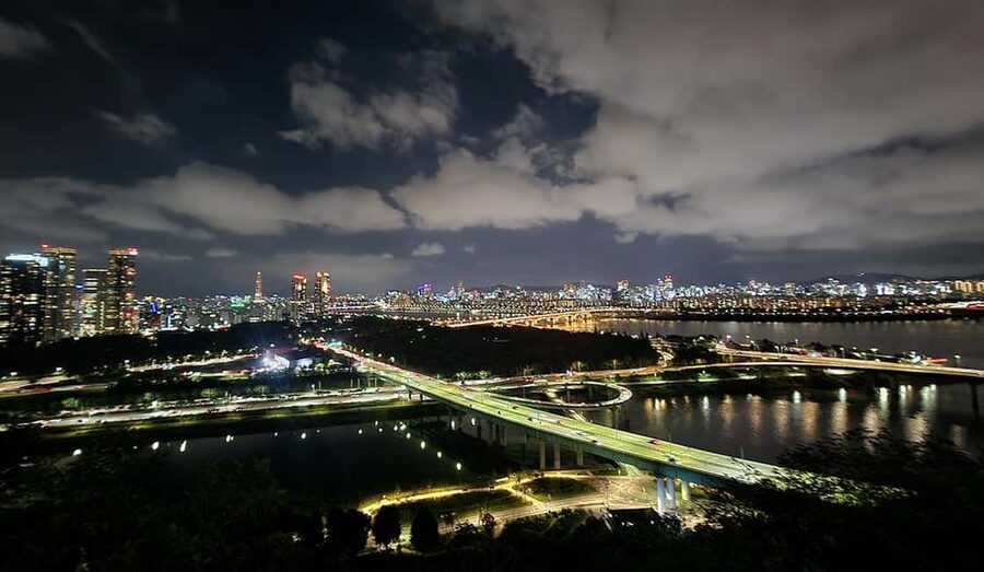 Seoul Night Tour: Naksan Park & Hidden Jems - Naksan Park After Dark: Fortress-Backed Views and a Pop-Culture Story