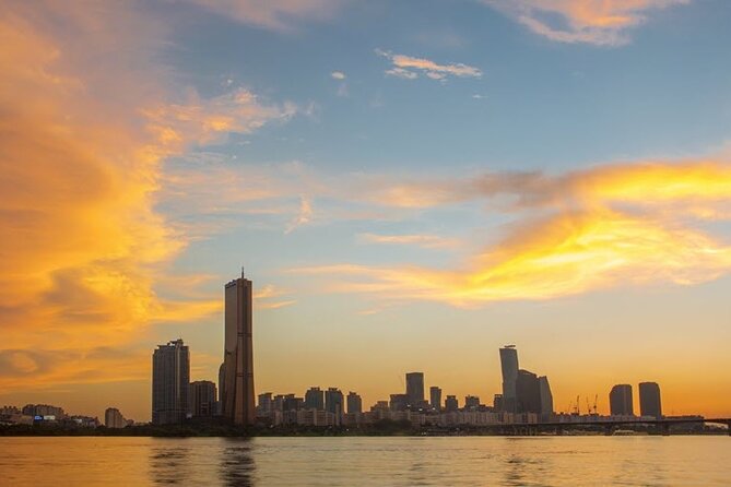 Seoul Night Tour with Han River Cruise and Gyeongbokgung Palace - Guide Matters: Joe’s Style vs. What You Should Expect