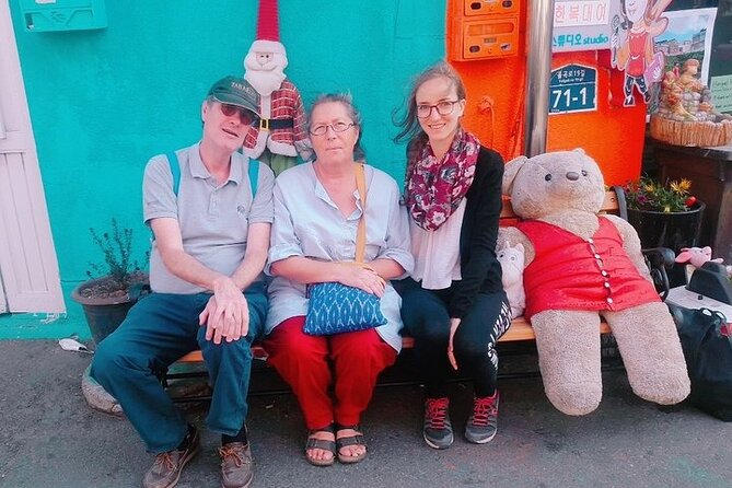 Seoul Private Custom Walking Tour with A Guide (Private Tour) - Parks, cherry blossoms, and photo-friendly pacing