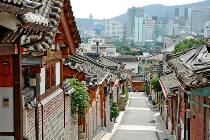 Seoul Private Tour with hidden gem of Seoul - Bukchon Hanok Village: Joseon-Era Streets, Still Lived-In