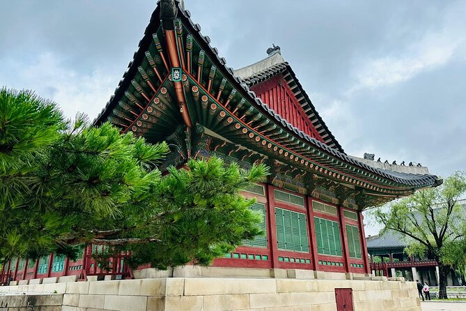 Seoul Private Tour with hidden gem of Seoul - N Seoul Tower: The 360-Degree Finish