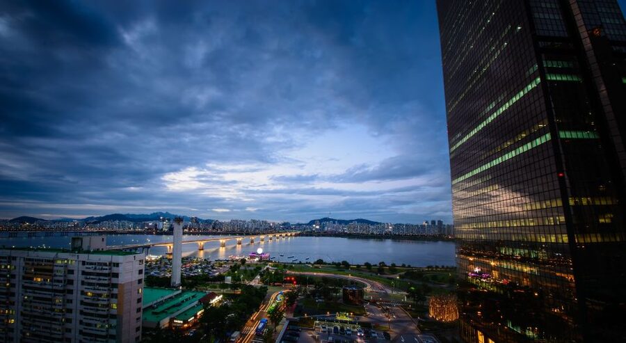 Seoul: Private Walking Tour with a Local - Price and logistics: what $55 gets you and what costs extra