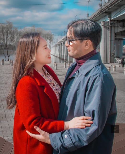 Seoul: Professional Photoshoot choose your location - What You Actually Get: Pose Coaching Plus 30–40 Edited Photos