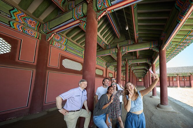 Seoul Royal Palace,Bukchon Hanok Village & Gwangjang Market Feast - Blue House pass-by: quick modern Korea perspective