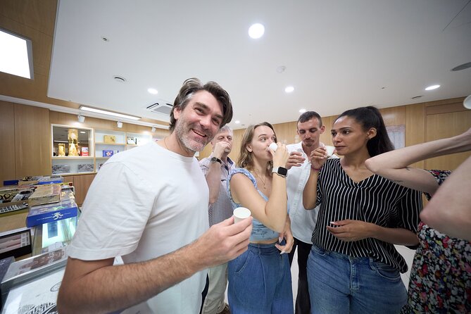 Seoul Royal Palace,Bukchon Hanok Village & Gwangjang Market Feast - Cheongha Korean Ginseng Center: what insam means and how to handle the shop