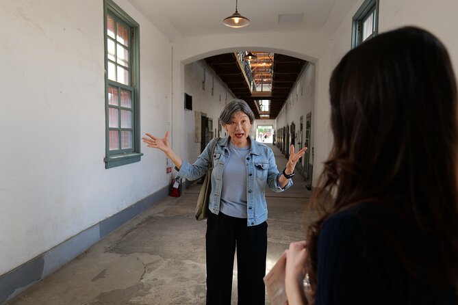 Seoul’s Hidden Dark History Guided Tour of Seodaemun Prison - Starting at Dongnimmun Gate: a quick independence preface