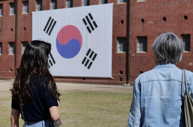 Seoul’s Hidden Dark History Guided Tour of Seodaemun Prison - Timing and pacing: how a 2-hour prison walk actually works