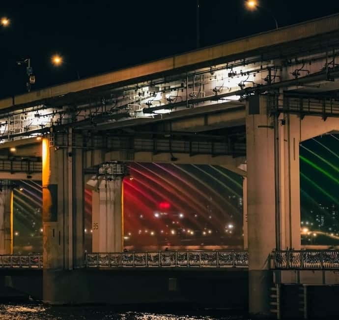 Seoul: Small Group Picnic & Night Bike Ride at Han River - The first ride segment: gliding toward Banpo Bridge