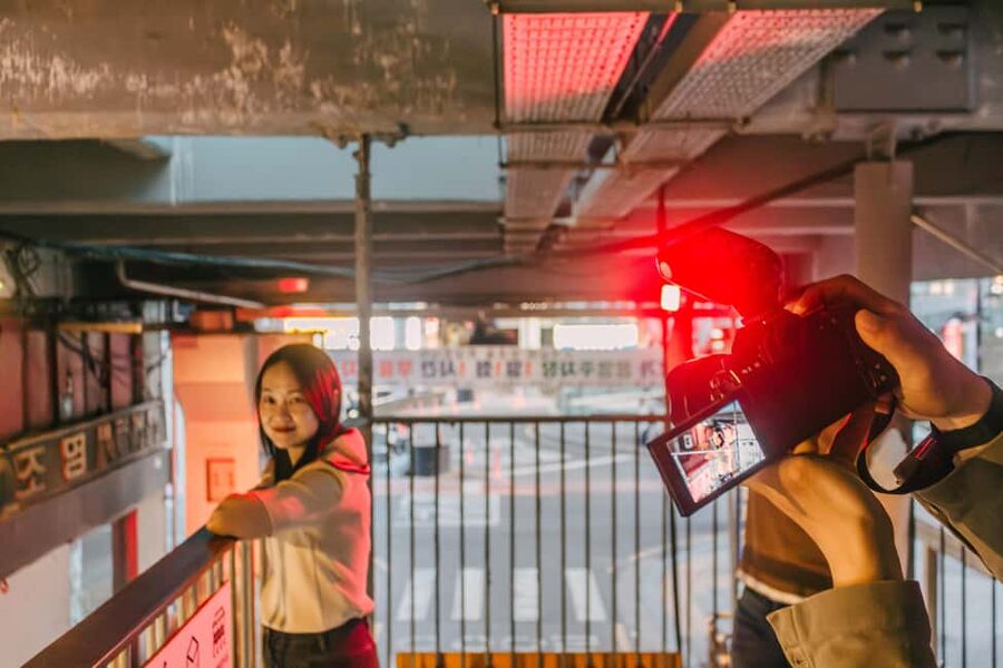 Seoul: Street Photoshoot and Hidden Gem History Walking Tour - Jongmyo Shrine Photos: Calm Grounds With Photo Rules