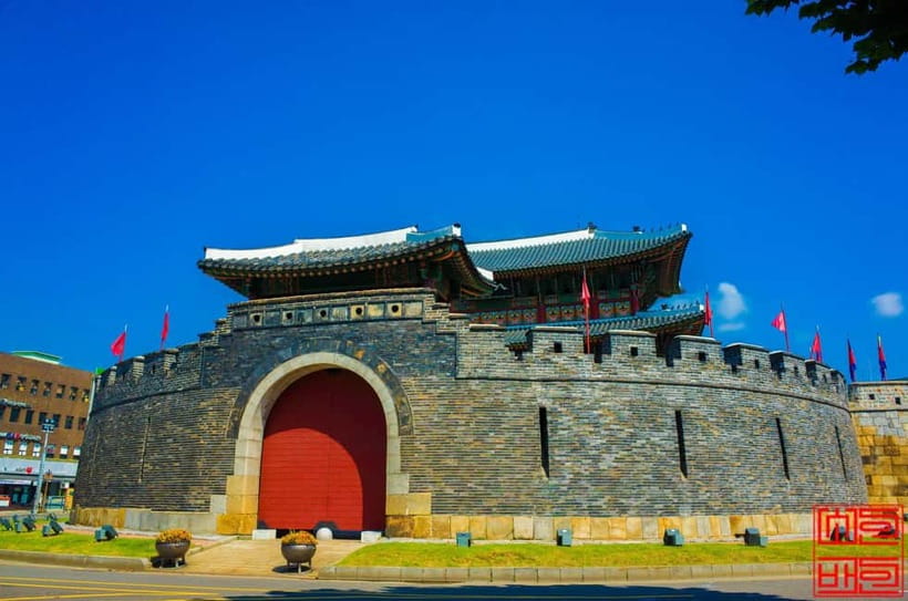 Seoul: Suwon Hwaseong, Folk Village, & Starfield Library - Suwon Hwaseong Fortress: What to Look for Besides the Big View