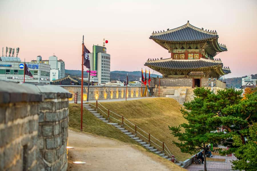 Seoul : Suwon Hwaseong Fortress+Starfield Library+Waujeongsa - Suwon in One Day From Seoul: Why This Route Makes Sense