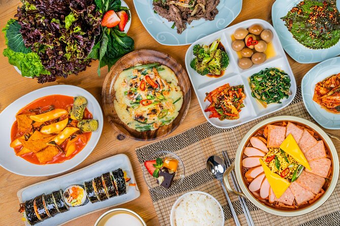 Seoul : Taste of Korea, Authentic Home-Style Cooking Class - The kitchen setup: clean stations and hands-on stations that make sense