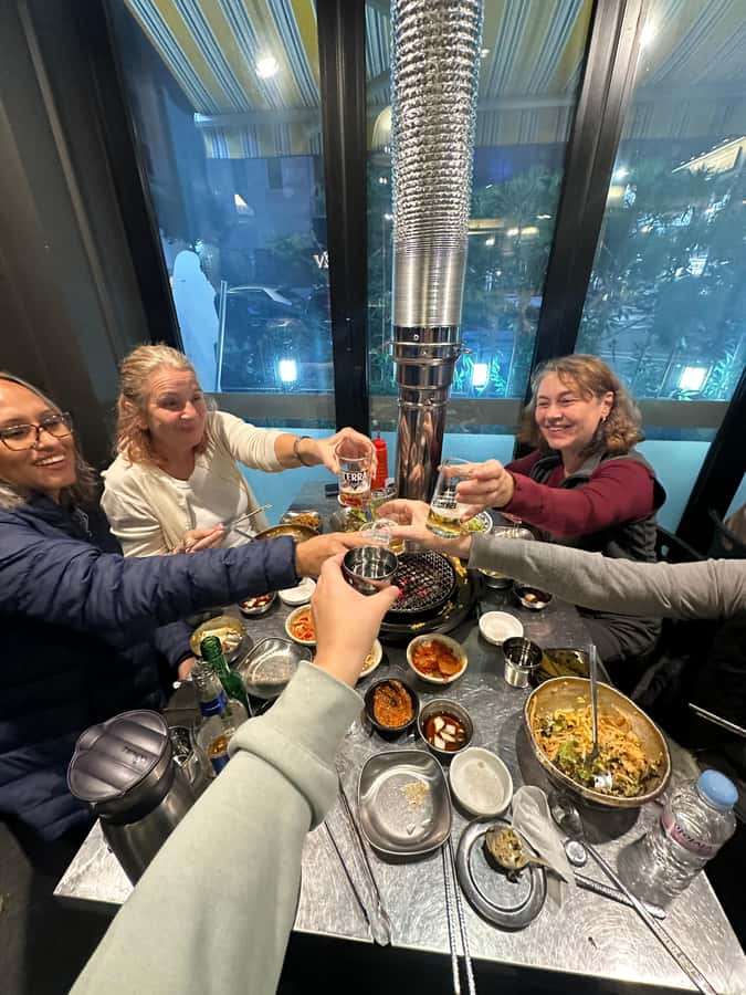 Seoul: Temple & Starfield COEX Mall Gourmet Tour in Gangnam - Chimaek Start: Korean Fried Chicken and Beer Right Away
