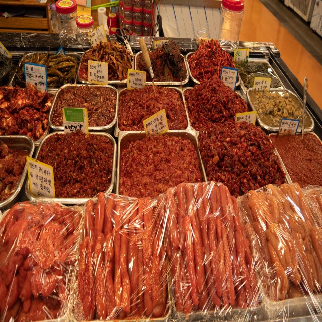 Seoul: The Biggest Sea-food Noryangjin Market Tour - Lunch included: seasonal sashimi and spicy fish stew
