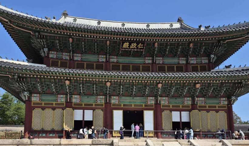 Seoul: UNESCO Palace and Street Foods Guided Tour - Changgyeonggung: Shorter Stop, Big Royal-Lore Payoff