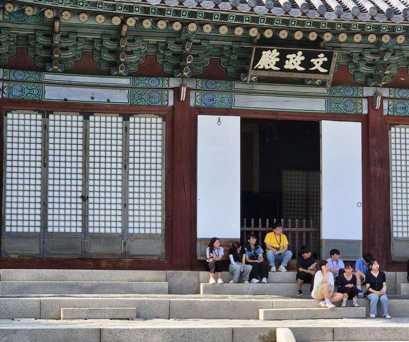 Seoul: UNESCO Palace and Street Foods Guided Tour - Price and Value: Why $60 Can Make Sense Here