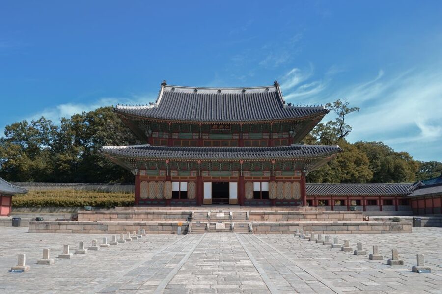 Seoul: UNESCO Sites tour: Palace, Shrine & Bukchon Village - Changdeokgung Palace Gardens (or Gyeongbokgung on Mondays): royal life you can read