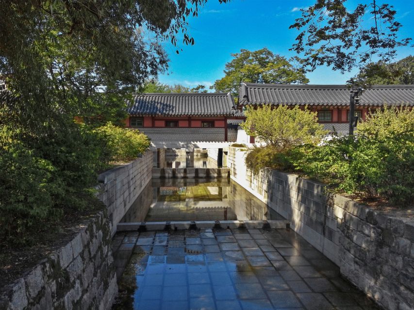 Seoul: UNESCO Sites tour: Palace, Shrine & Bukchon Village - Cheongha Korea Ginseng: an easy-to-understand culture stop