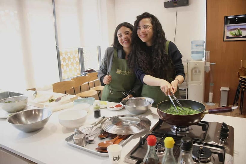 Seoul: Vegan Temple Food Class, Jogyesa & Changdeokgung Tour - Monk-Led Temple Cooking: Standing, Seasonal, and Seriously Calm