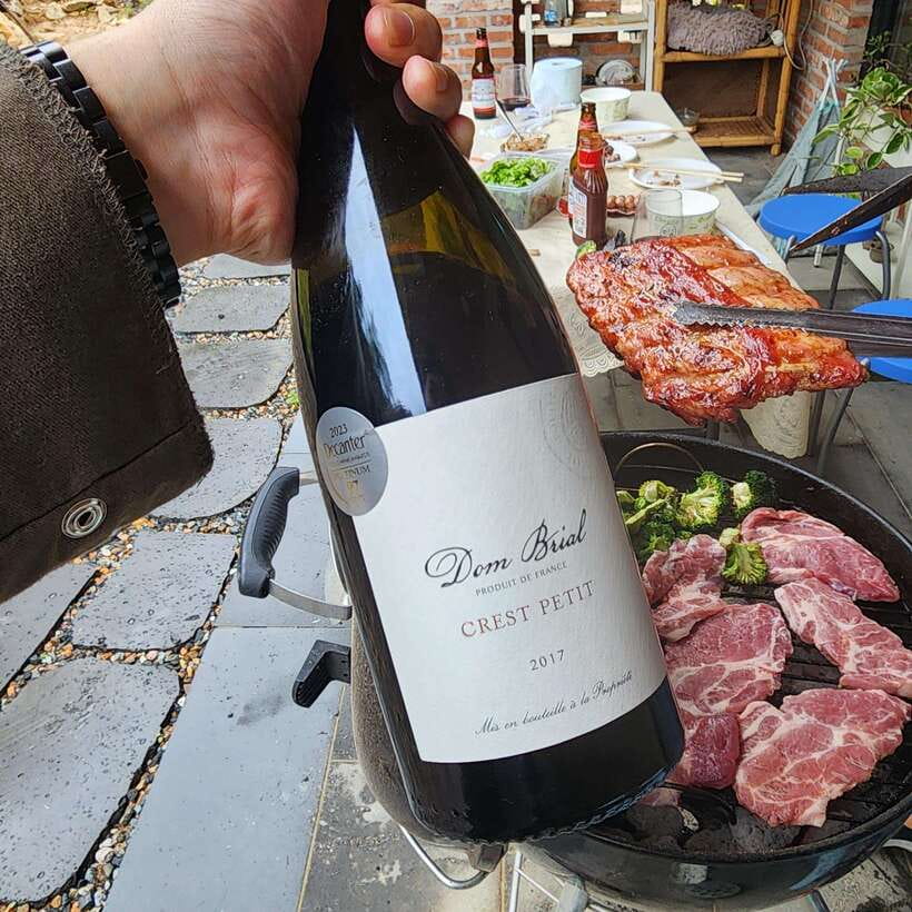 Seoul: Wine & Korean BBQ, Perfect Pairing Dinner in Sinchon - Why Sinchon Is the Right Place for Wine and BBQ