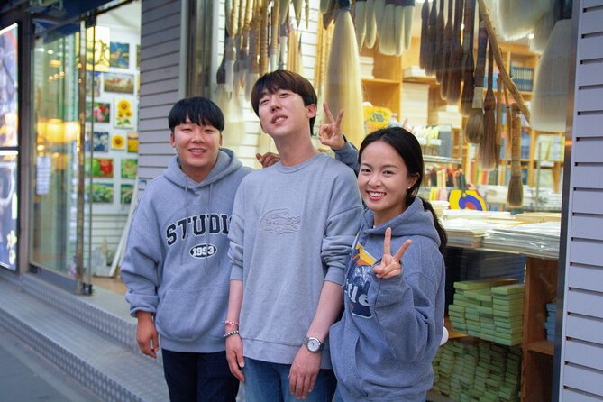 Small Group (7pax) Seoul Tour with Pickup/Dropoff (No Shopping) - Morning start: Gwanghwamun Square and a smooth entry to the palace area