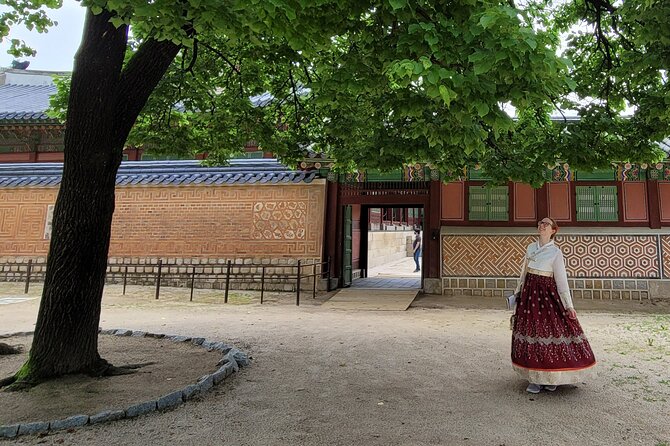 (Small Group) Palace & Seoul Old Town Highlights - Gwanghwamun Square as your orientation checkpoint