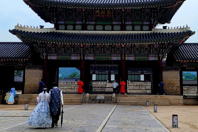 (Small Group) Palace & Seoul Old Town Highlights - Bukchon Hanok Village: short look at the old neighborhood feel