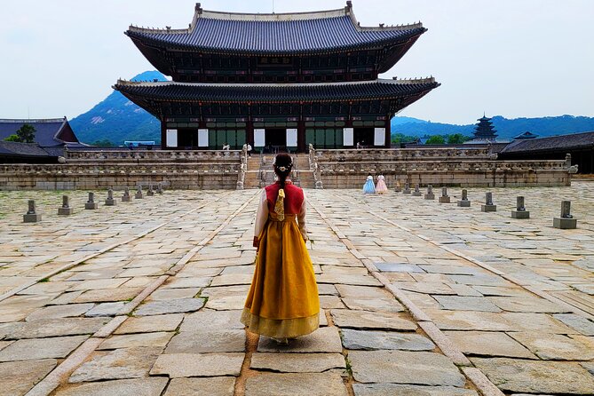 (Small Group) Palace & Seoul Old Town Highlights - Jogyesa Temple: calm center-of-city Buddhism for 30 minutes