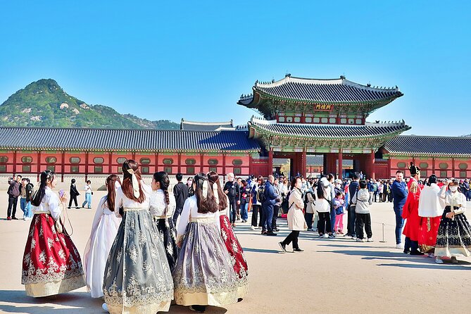 Small-Group Seoul Tour with Gyeongbokgung Palace (hotel pick-up) - Blue House Photo Stop, Then Right to Gwanghwamun