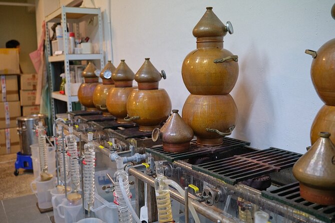Soju Tasting at Distillery - story of 3 pigs - Sam LEE and the social style that makes it feel like a hangout