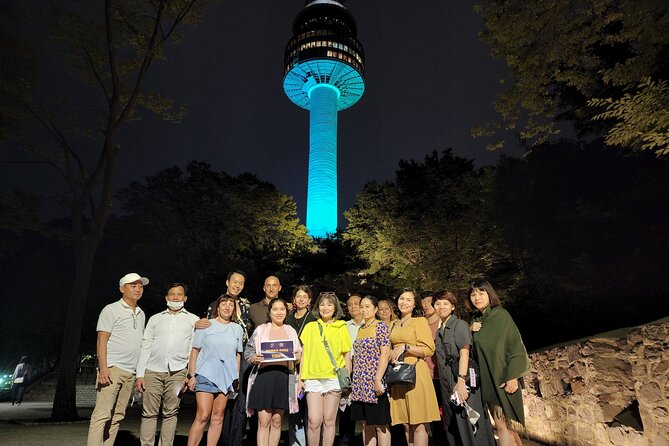 Special City Night Tour - Stop 1: Palace heritage, including the Deoksu Palace vs Bukchon swap